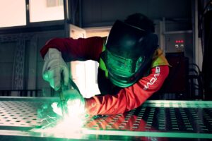 Consejos para Elegir las Mejores Puertas Practicables de Aluminio
